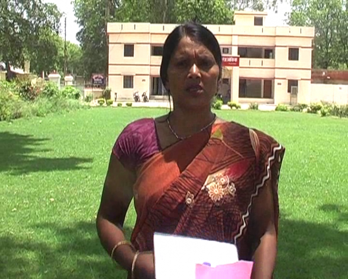 Dalit women योगी राज में बेलगाम लैंड माफिया, दबंगों ने दलित महिला की जमीन पर किया कब्जा