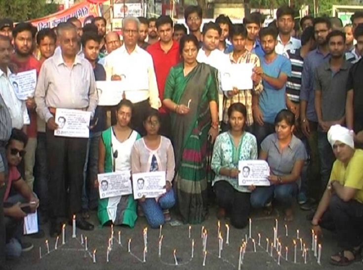 MMMUT Alumni Association IAS अनुराग के लिए सड़कों पर उतरे MMMUT के पूर्व छात्र-छात्रा