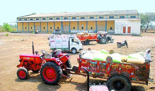 Farmers get disoppointed with purchase center किसानों को खरीद केन्द्र से मोह भंग