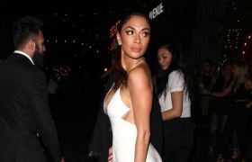 Nicole Scherzinger Suffers Wardrobe Malfunction Hindi News Nicole