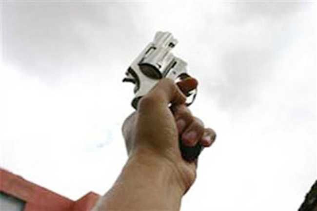 Firing in marriage ceremony दुल्हन के भाई ने शादी में की हर्ष फायरिंग, डांसर को लगी गोली