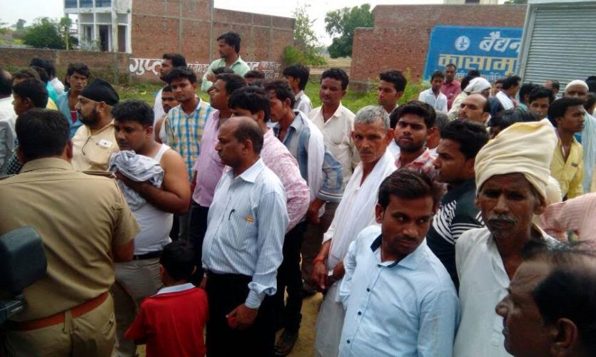 attack छापेमारी करने पहुंची कस्टम टीम पर तस्करों का हमला