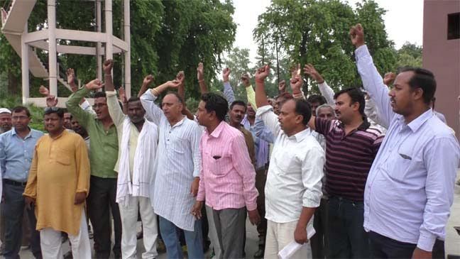 Protest चिकित्सकों की हत्या के विरोध में उतरे सामाजिक संगठन, पोस्टमार्टम के वीडियोग्राफी की मांग