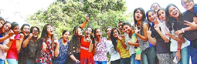 ICSE ISC ICSE Results 2017 CISCE 2017 परीक्षा परिणाम घोषित, विद्यार्थियों में जश्न का माहौल, जानें किसने किया टॉप