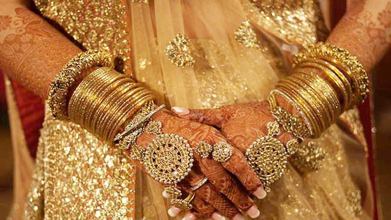शादी के दौरान दूल्हे ने किया ऐसा काम कि नाराज दुल्हन ने लौटाई बारात