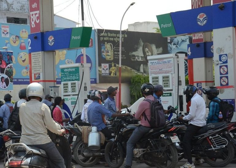 No Helmet No Petrol Campaign 'नो हेलमेट नो पेट्रोल' मुहिम का दिख रहा असर, बढ़ी हेलमेट की बिक्री