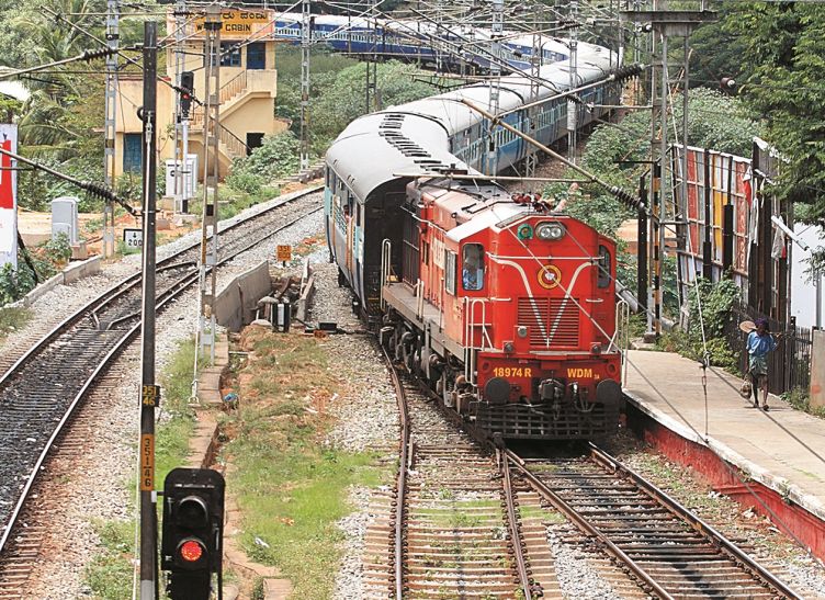 railway रेल यात्रियों का सफर होगा और भी सुहाना, पढ़ें ये खबर