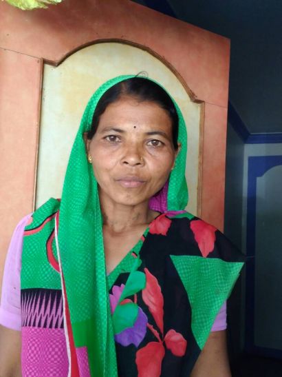 Hoshangabad,Gram Mordongri, an Adivasi woman has n राशि के लिए 11 माह से बैंक के चक्कर काट रही विधवा