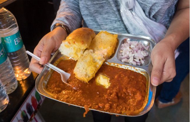 pao bhaji स्ट्रीट फूड का सेवन करते समय इन बातों का रखें ध्यान