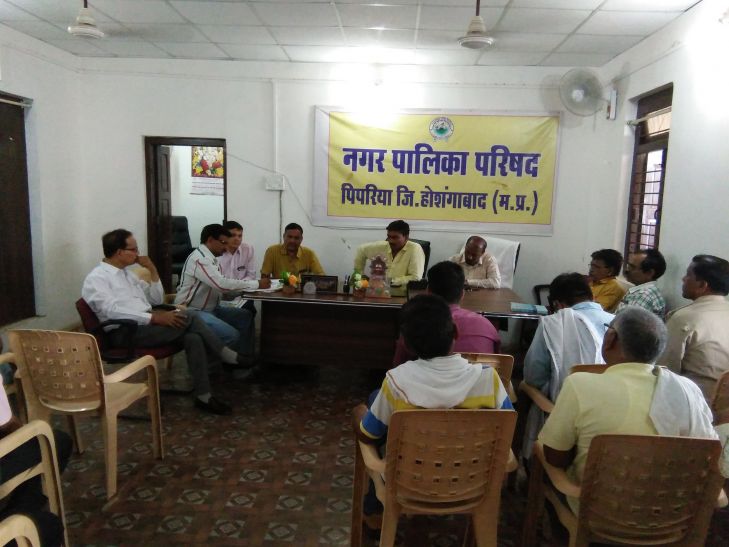 p रेलवे हठधर्मिता छोड़े,रैक पाइंट स्लोब में सुधार करे-एसडीएम