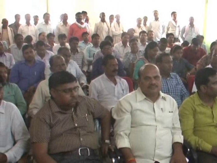 meeting निगमीकरण के विरोध में लोक निर्माण विभाग के कर्मचारियों ने दी आंदोलन की चेतावनी