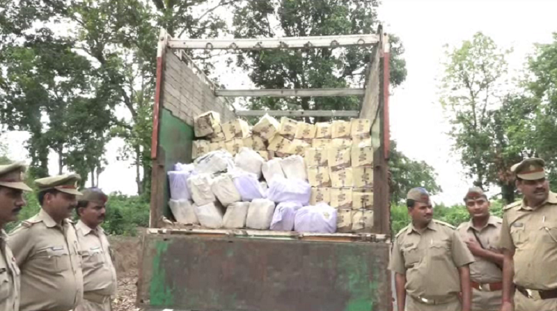 Liquor smuggling बिहार भेजी जा रही 175 पेटी अंग्रेजी शराब बरामद