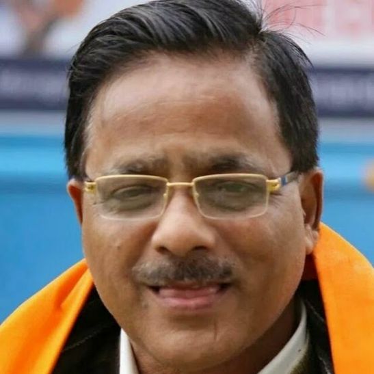 कभी योगी पर भी भारी पड़ता था यह दिग्गज नेता, सरकार बनते ही आये निशाने पर