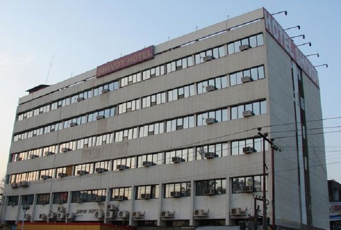 Hotel Shivoy सीएम योगी के शहर में बड़ी कार्रवाई, दो बड़े होटलों को किया गया सील