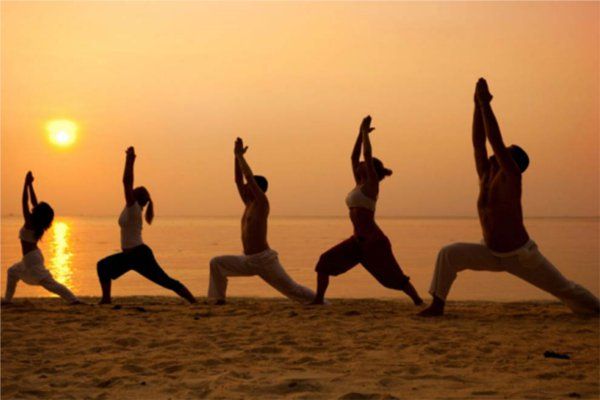 Just five minutes, this posture, then see Yoga पत्रिका के साथ मनाएं योग दिवस