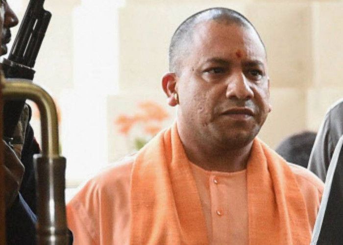 सीएम को अपराधी दे रहे चुनौती, बीच सड़क पर युवती से लूटी चेन