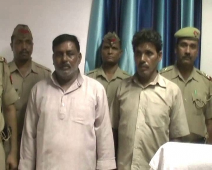 Liquor smuggler शराब तस्करी में पकड़ा गया आरोपी राजेंद्र सिंह है हिस्ट्रीशीटर, दर्ज है 29 मामला