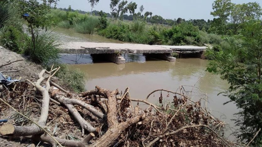Martinganj Overbridge मुलायम के गढ़ में विकास की यह है हकीकत, योगी सरकार भी नहीं समझ रही दर्द
