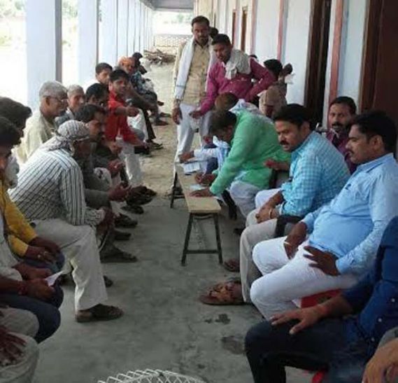 Sp membership campaign समाजवादी पार्टी ने शिविर लगाकर 175 लोगों को बनाया सदस्य