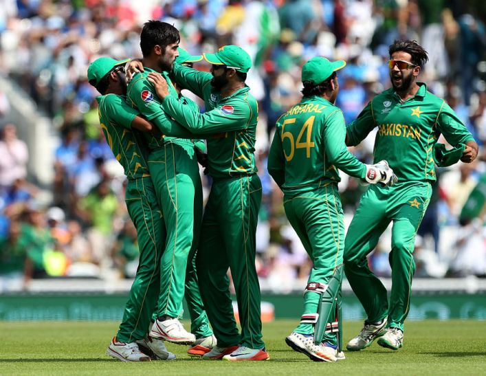 Champions Trophy Final चैंपियंस ट्रॉफी: बल्लेबाजी में बिखरी टीम इंडिया, हुई 158 पर ढेर