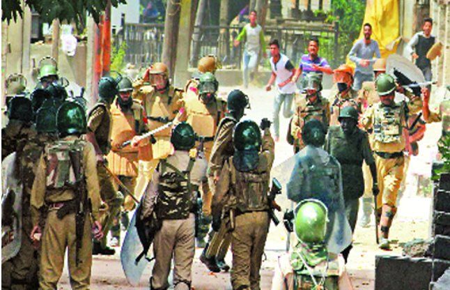 opinion news सुलगती कश्मीर घाटी, खामोश सियासत