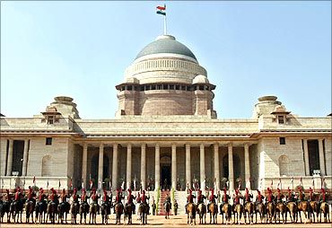 president election राष्ट्रपति चुनाव: 16 नामांकन दाखिल, 7 देखते ही खारिज