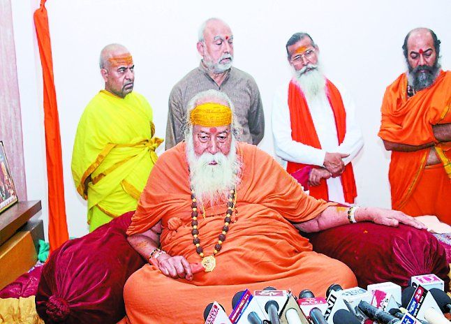 aadi sankracharya swaroopanand हमारी हिंगलाज सेना लगाऐंगी शराब के साथ सभी नशों पर लगाम: स्वामी स्वरूपानंद