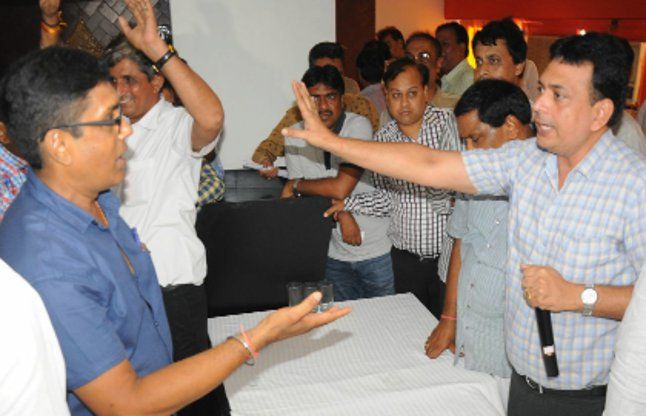 surat व्यापारियों ने दिखाए तीखे तेवर