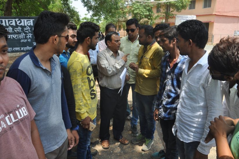 Construction of e-Library building incomplete for पांच वर्षो से अधूरे पड़ा ई-लाइब्रेरी भवन