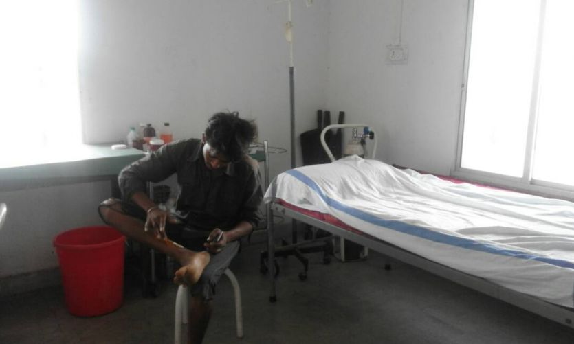 Dreshing patients जानिए मरीज ने अस्पताल में खुद क्यों किया इलाज