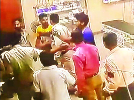 drunk driving car in indore देखिए, किस तरह टीआई के बेटे ने नशे में दौड़ाई कार और मचाया उत्पात