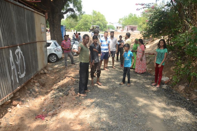 jhabua 40 साल में 600 लोगों को सड़क नहीं