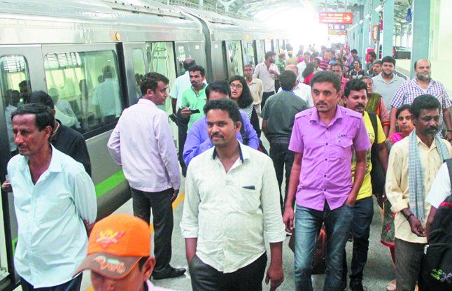 bangalore news भूल-भुलैया साबित हुआ मैजेस्टिक मेट्रो स्टेशन