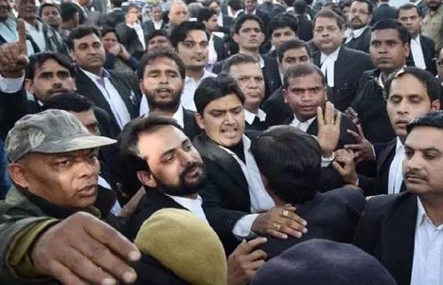 Movement of Lawyers अब सड़क पर उतरने की तैयारी में हैं MP के वकील, जानिए क्या है वजह