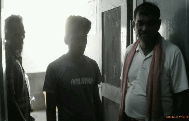 Mother was sleeping with the baby शिशु के साथ सो रही थी मां, अचानक गिरी रेंगती मौत, मच गया कोहराम