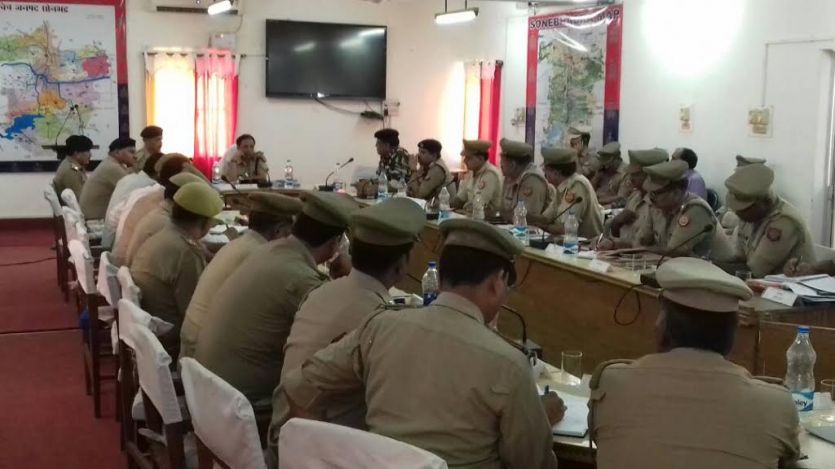sp meeting पुलिस अधीक्षक ने कहा, बैठक में कहा- नक्सल मूवमेंट रखें नजर