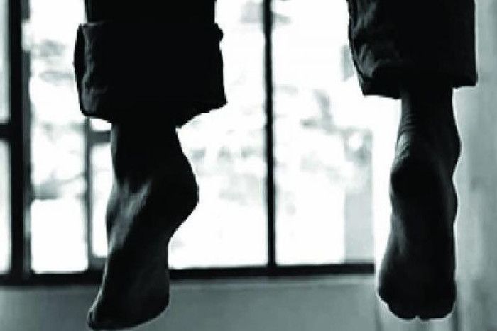 committed suicide महज 10 दिनों के अंदर यहां 6 लोगों ने की आत्महत्या, वजह जान कर चौंक जाएंगे आप