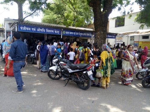 chhindwara यहां मरीजों को नहीं मिलता उपचार