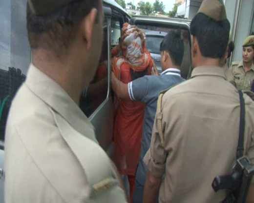 gang rape ग्रेटर नोएडा गैंगरेप: यूपी और हरियाणा की पुलिस मिलकर कर रही है आरोपियों की तलाश