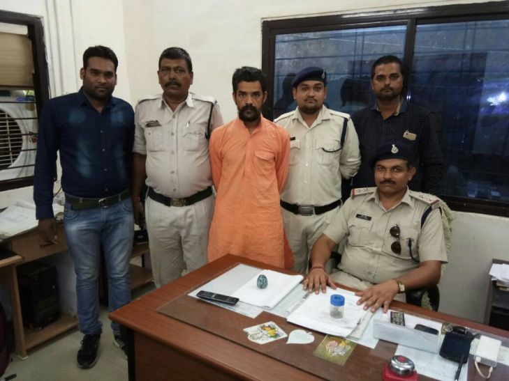 damoh मगरोन पुलिस ने किया कुख्यात आरोपी गिरफ्तार