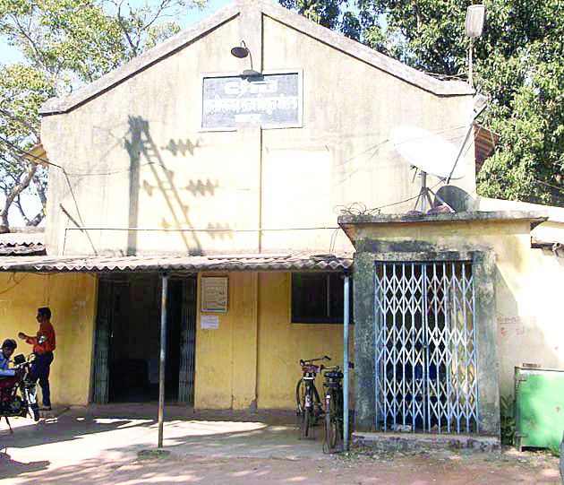 Work of office stalled due to power failure बिजली गुल होने से ठप हो गए दफ्तरों के कार्य