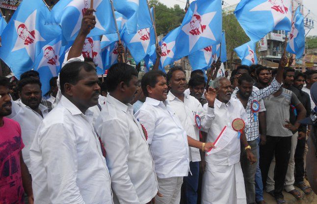 chennai आरोपियों को गिरफ्तार करने की मांग को लेकर प्रदर्शन