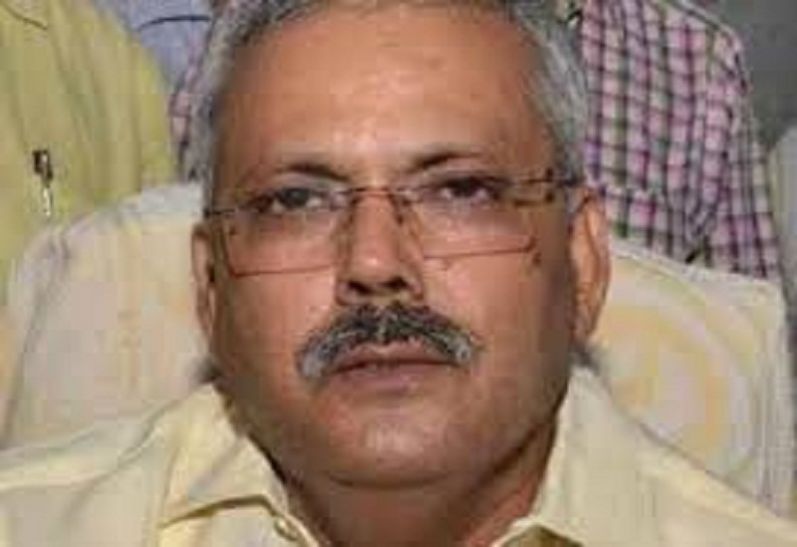 DM Yogeshwar Ram Mishra तहसील दिवस पर डीएम ने चलाया कार्रवाई का चाबुक
