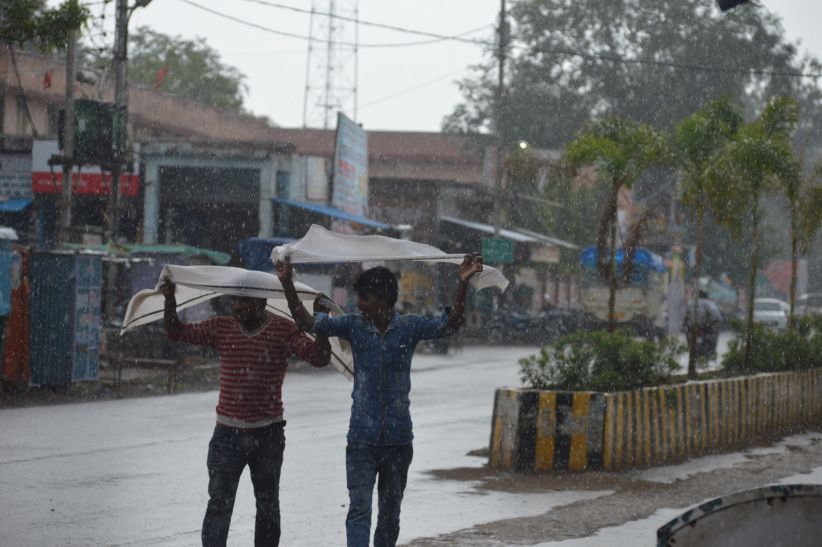 Damoh Hindi news, Damoh News, weather news, rain i हल्की बारिश से मौसम में घुली ठंडक, घरों में उमस