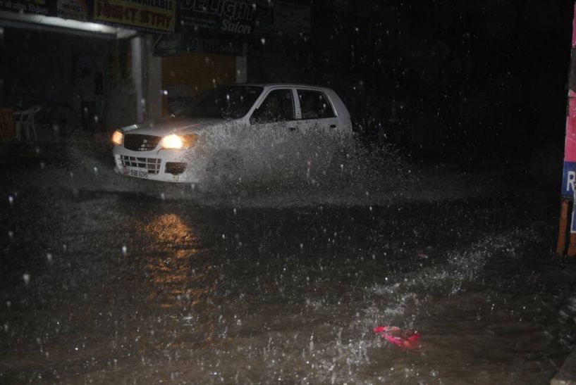 monsoon meerut नालों की सफार्इ के तमाम दावों को बहा ले गर्इ पहली बारिश