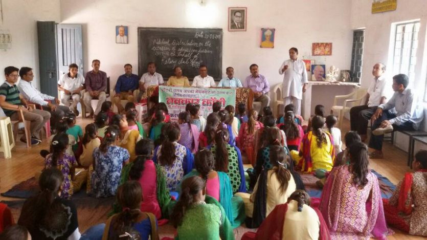 jhabua मारपीट कर खेत की जमीन पर किया कब्जा