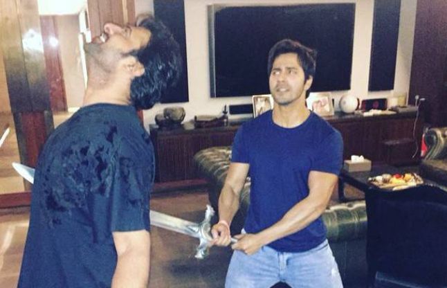 varun dhawan जब 'बाहुबली' प्रभास को मारने के लिए कटप्पा बनें वरुण धवन, देखें तस्वीर