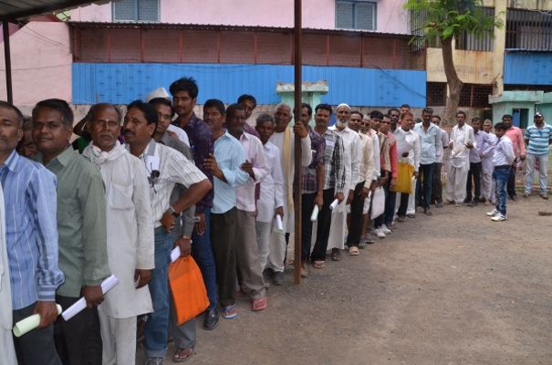 dewas आवेदनों को सीएम हेल्पलाइन पोर्टल से जोड़ा