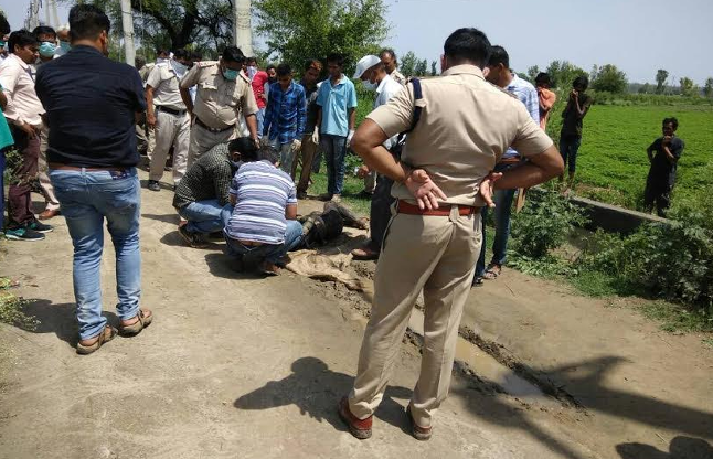 crime news, minor girl murder गड्ढा खोद दफना दी नाबालिग लड़की की डेड बॉडी