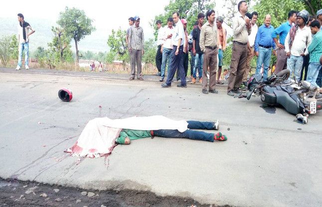 Unknown vehicle took student's life घर से निकले परीक्षा देने और अज्ञात वाहन की ठोकर ने ली होनहार की जान